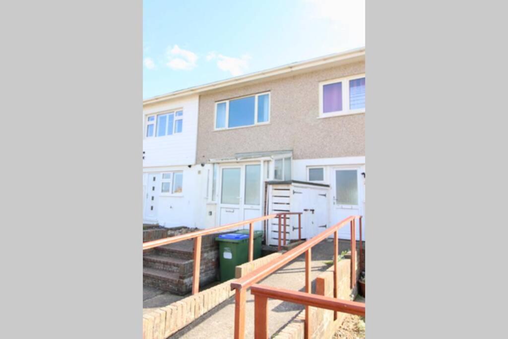 Seaview Beach House Stones Throws From The Sea By Air Premier Seaford Exterior foto
